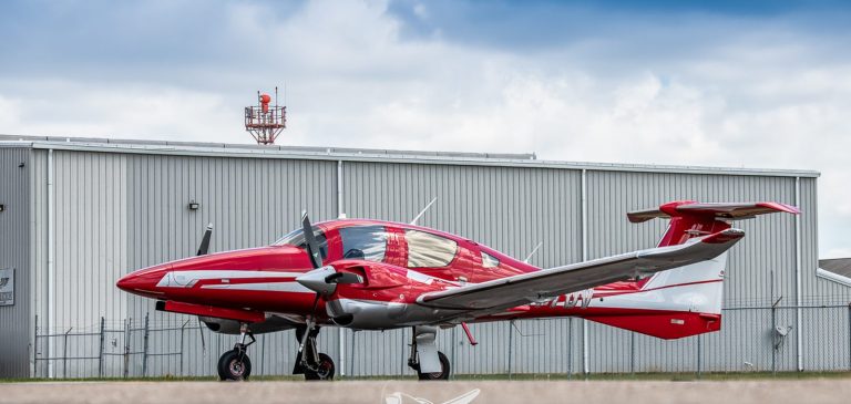 Diamond DA62 twin-engine aircraft on the ramp, the alternative to a Cirrus SR22T for sale