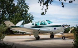 Front three-quarter view of N474Z, a 1957 Beechcraft H35 Bonanza