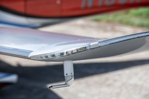 N18CK wingtip Spectra light detail