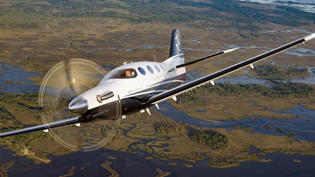 Epic E1000 single-engine turboprop in flight